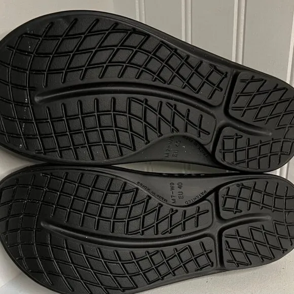 OOFOS Womens Black Slides Size 9