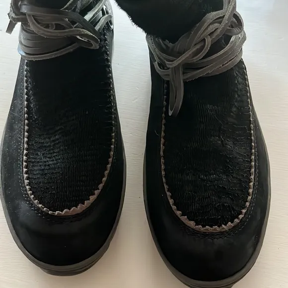 OTBT Leather black/taupe, faux fur lined cold weather boot