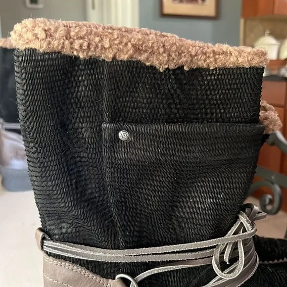 OTBT Leather black/taupe, faux fur lined cold weather boot