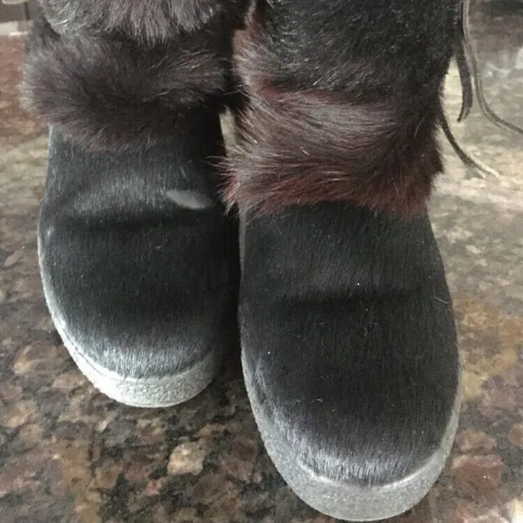 Pajar Olympic Sz 7 Fox Fur/Calf Hair Black Boot