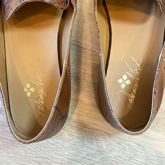 Patricia Nash Fia Map Print Leather Loafers in Brown size 8