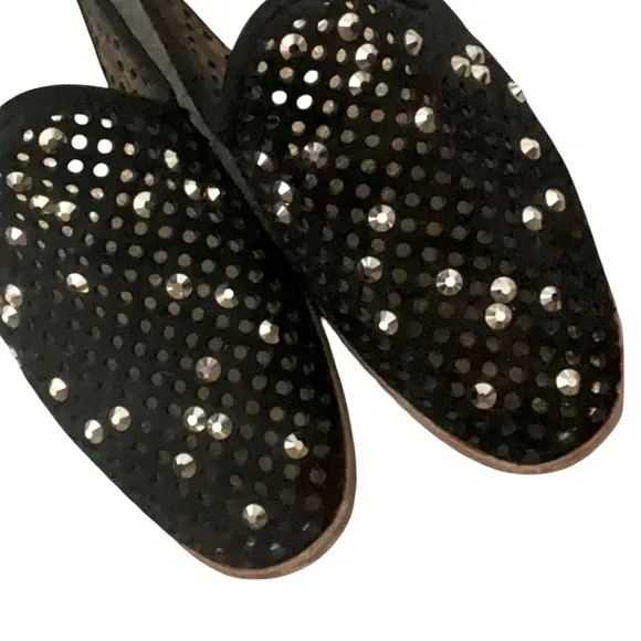 Pedro Garcia Leather Suede Perforated Jeweled Embellished Slip On Loafe…