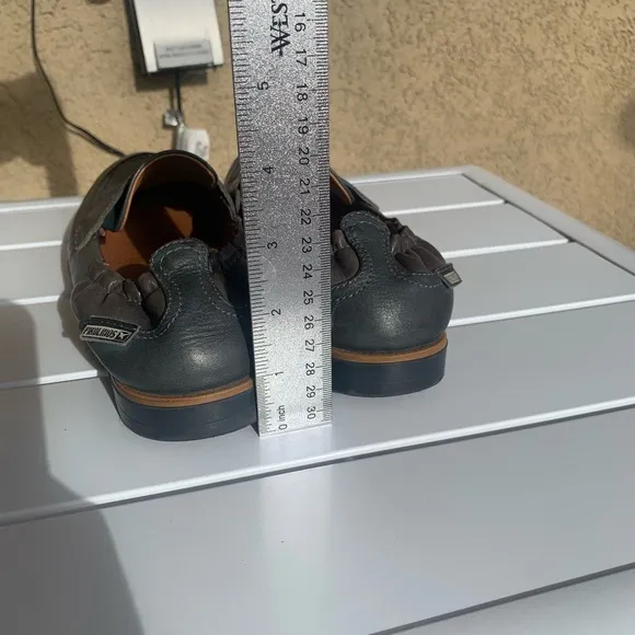 Pikolinos leather loafers size 39