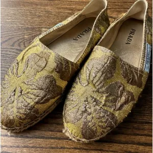 Prada Cloquet Ibiscus Gold Floral Embroidered Espadrille Flats Shoes- Size 37.5
