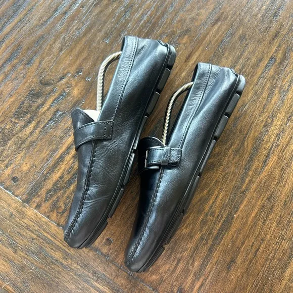 Prada Men’s Black Casual Leather loafers Men’s Size 9.5