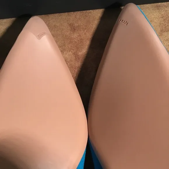 PRADA NIB RARE AUTHENTIC BLUE COLOR BLOCK DESIGN SUEDE FLATS.