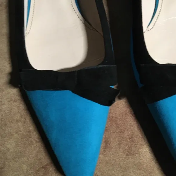 PRADA NIB RARE AUTHENTIC BLUE COLOR BLOCK DESIGN SUEDE FLATS.