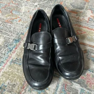 Prada ps1187 black leather loafers - 7.5