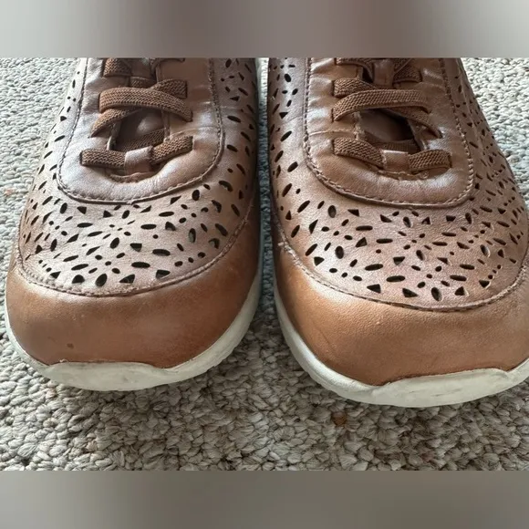 Preloved Earth Women’s Sneakers Size 12 Sand Tan Leather No Laces Slip-On Shoe