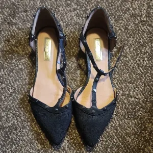 💰PRICE DROP Halogen Black Studded Women's Flats