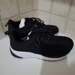 Propet Black Knit Mesh Sneakers Size 8