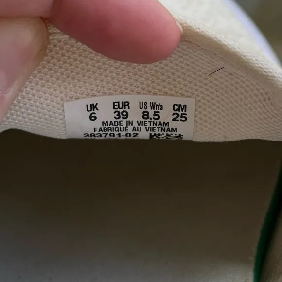 ⚜️PUMA⚜️- Gold/Cream Speckled Slip-on Sneakers-size-8.5