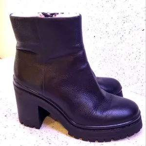 Rebecca Minkoff Boots Milano Booties Shearling Black Leather size 8