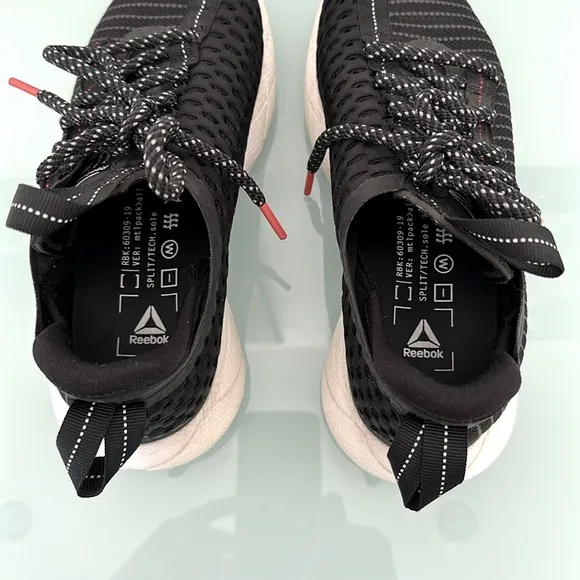 Reebok Floatride Black and White Mesh Mens Sneakers with Red Tips