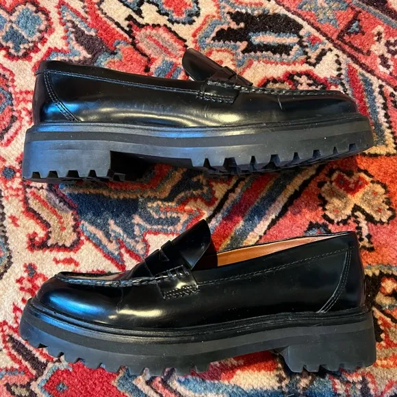 Reformation Agatha Chunky Black Patent Leather Loafers — Womens size 7