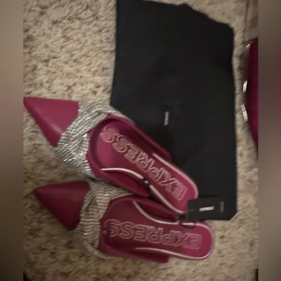 Rhinestone Twist Upper Pointed toe Flats 💗✨ size 7