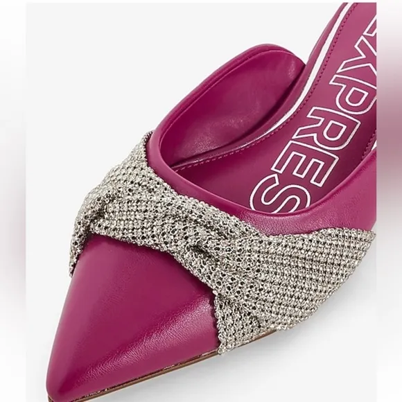 Rhinestone Twist Upper Pointed toe Flats 💗✨ size 7
