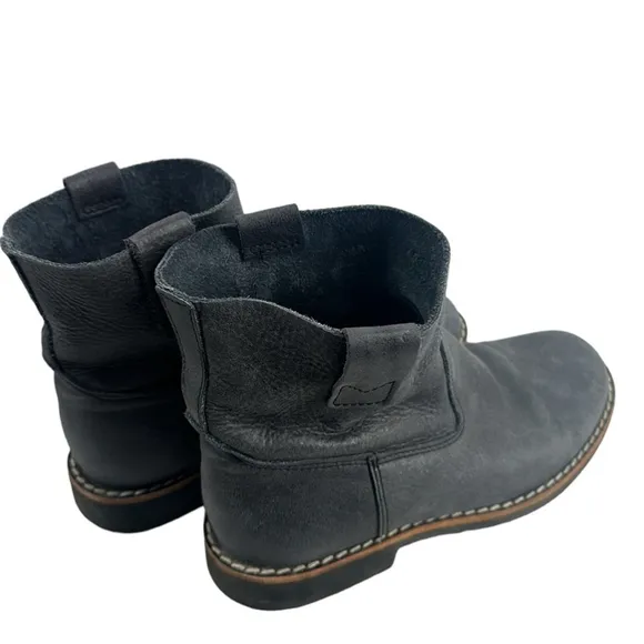 Roots Tribe Short Boots Dark Grey nubuck leather booties soft pull on sz 7