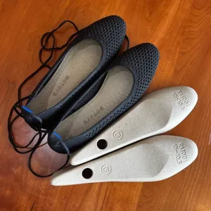 Rothy’s Black Pointed-Toe Lace-Up Flats - Size 10.5