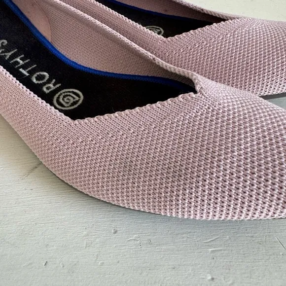 Rothy’s light mauve pink pointed flats size 7.