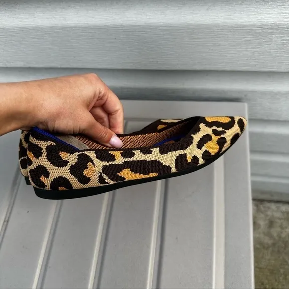 Rothy’s Pointed Toe Flats Big Cat Print Rare Color Casual Comfort Size 5.5 Women