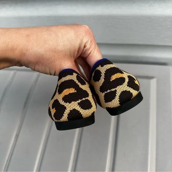 Rothy’s Pointed Toe Flats Big Cat Print Rare Color Casual Comfort Size 5.5 Women