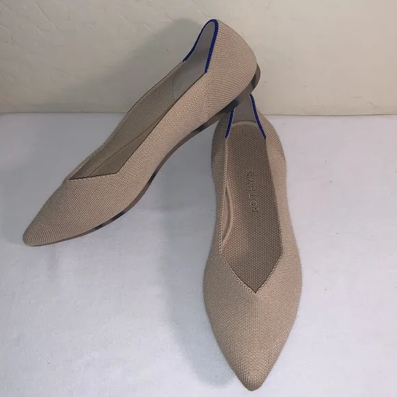 ROTHY’S SIZE 9 BRAND NEW BEAUTIFUL LIGHT TAN POINTED TOE SLIP ON FLATS