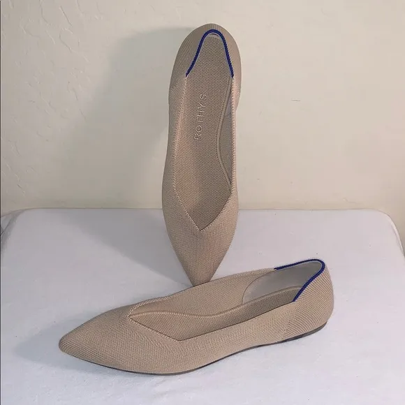 ROTHY’S SIZE 9 BRAND NEW BEAUTIFUL LIGHT TAN POINTED TOE SLIP ON FLATS