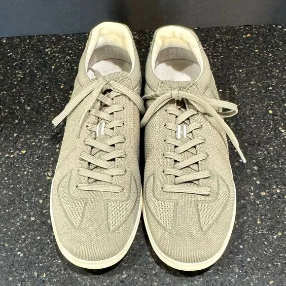 Rothy’s RS01 Sneakers. Light green. Size Men’s 10