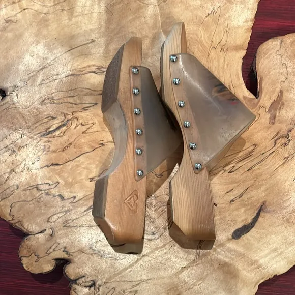 Roxy rare vintage wooden Hawaiian clogs