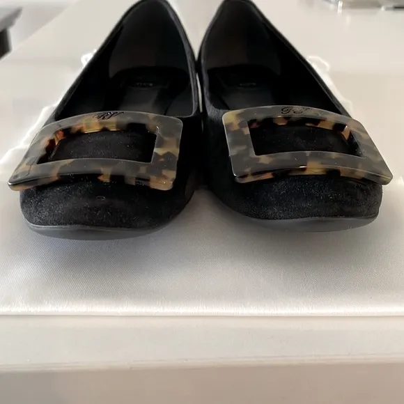 SALE! Roger Vivier Black Suede Ballet Flats w/ Tortoise Logo