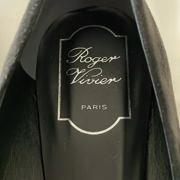 SALE! Roger Vivier Black Suede Ballet Flats w/ Tortoise Logo
