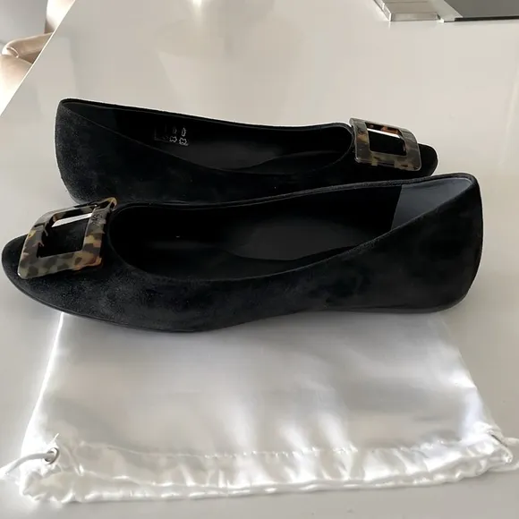SALE! Roger Vivier Black Suede Ballet Flats w/ Tortoise Logo