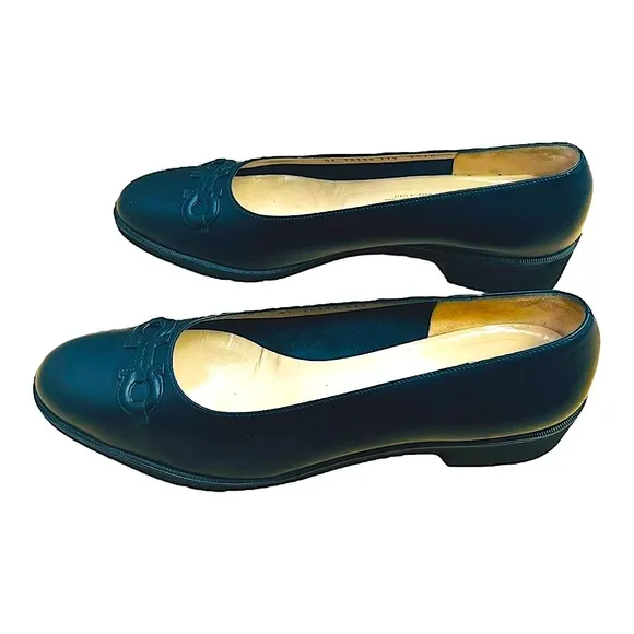 Salvatore Ferragamo Delicious Loafers Calf Leather Very Dark Black Blue 9.5AA