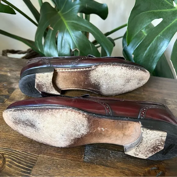 Salvatore Ferragamo LUCAS Wing Tip  Burgundy Leather Tasseled Kiltie Loafers 8 D