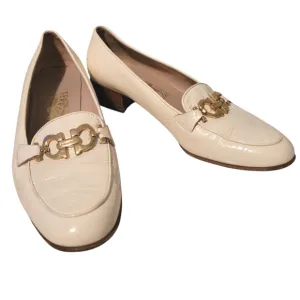 Salvatore Ferragamo Wmns 9B Cream Patent Leather Loafers Gold Horsebit Luxury