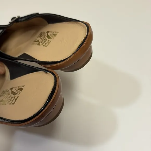 Salvatore Ferragamo Women's Black Patent Leather Flats size 9
