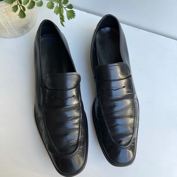 Salvatore Ferragamo🍂🍁black leather Loafers 7.5