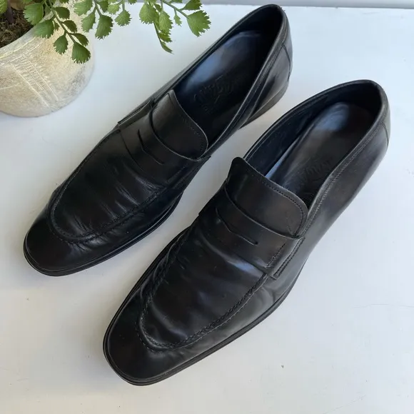 Salvatore Ferragamo🍂🍁black leather Loafers 7.5