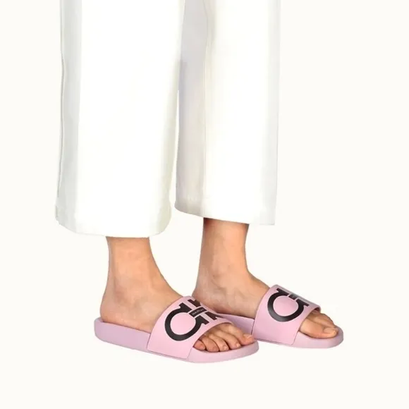 Salvatore Ferragamo “Groove 2 Gancini” Slides – Lilac 💜✨