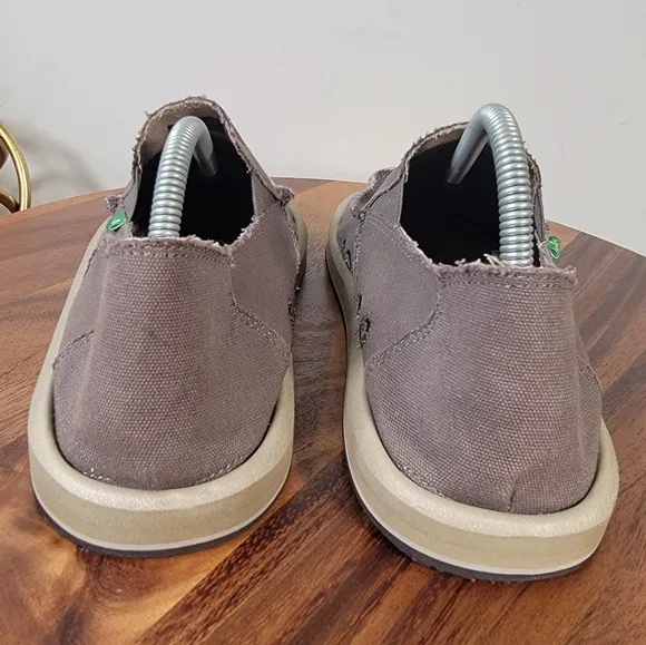 Sanuk Mens slip on shoes Vagabon Brown loafers raw edges Size 9