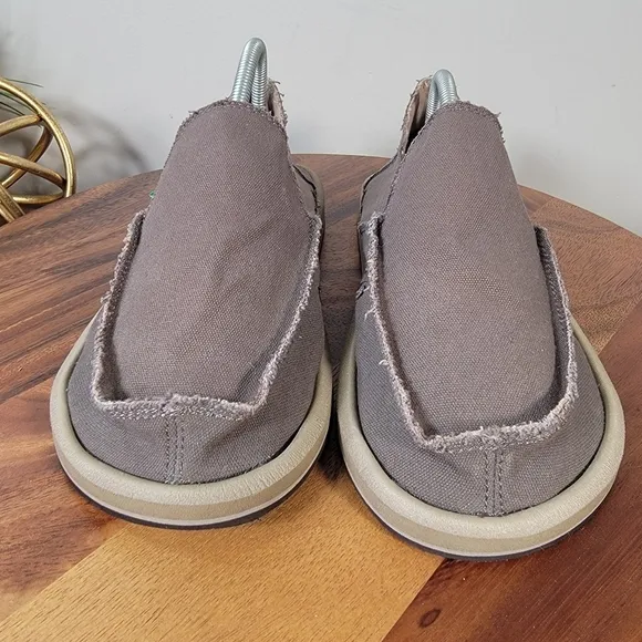 Sanuk Mens slip on shoes Vagabon Brown loafers raw edges Size 9