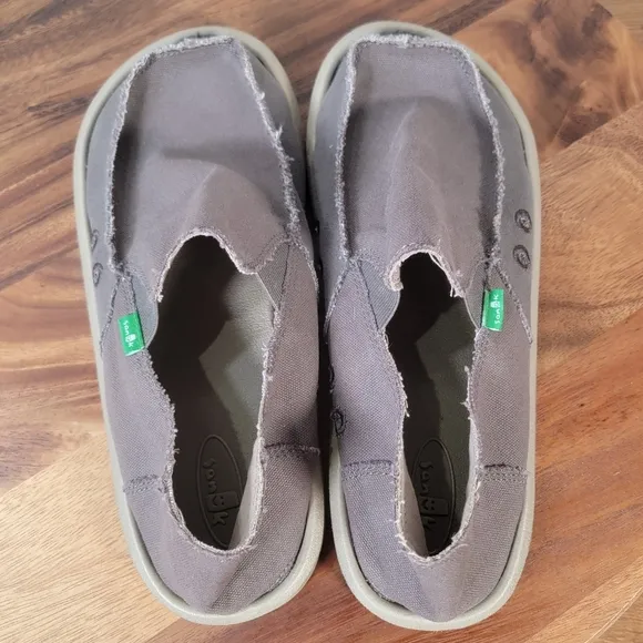 Sanuk Mens slip on shoes Vagabon Brown loafers raw edges Size 9