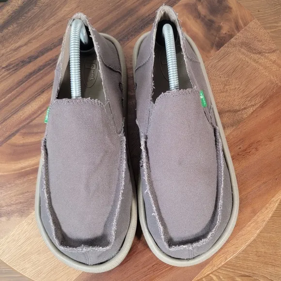 Sanuk Mens slip on shoes Vagabon Brown loafers raw edges Size 9
