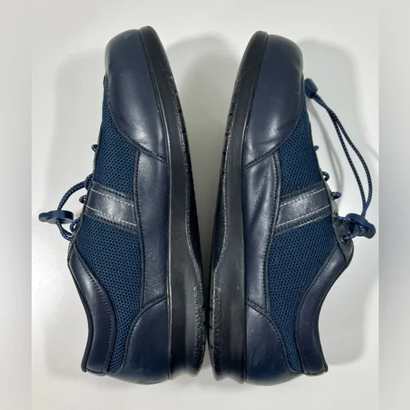 SAS‎ walking sneakers