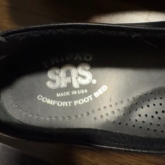 SAS Womens Black Bow Accent Patent Leather Ballet Flats Size 7.5N Made In USA