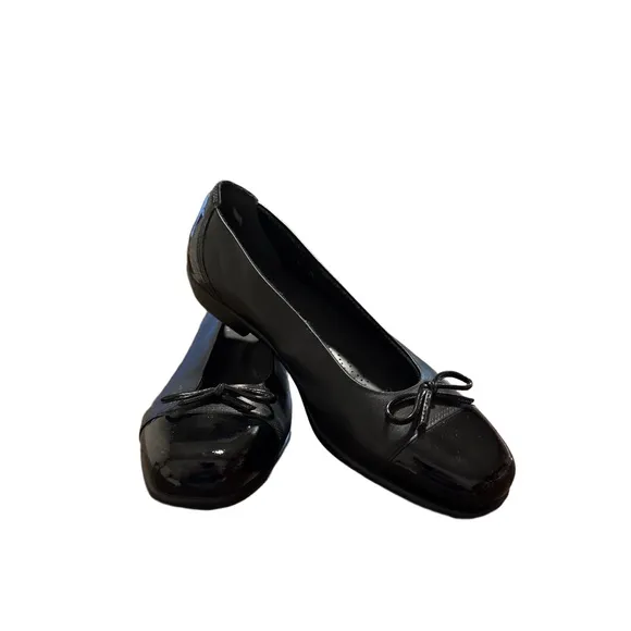 SAS Womens Black Bow Accent Patent Leather Ballet Flats Size 7.5N Made In USA