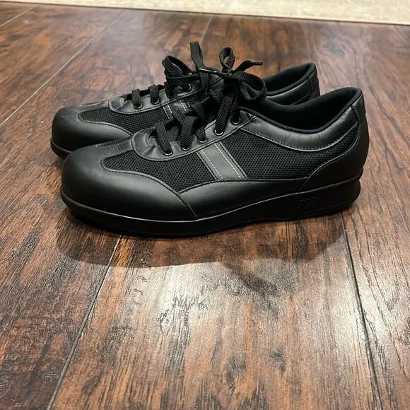 SASFree Time Mesh comfy walking leather sneakers size 9.5 WW NWOT retail $185