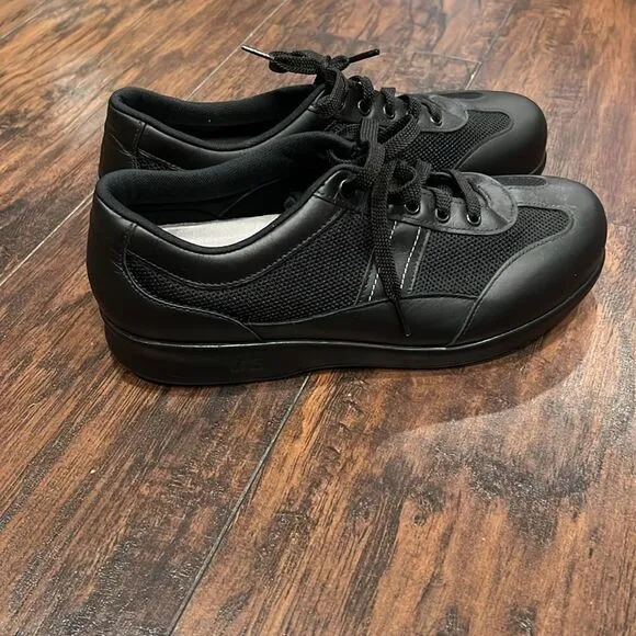 SASFree Time Mesh comfy walking leather sneakers size 9.5 WW NWOT retail $185