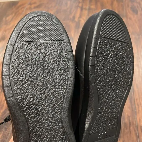 SASFree Time Mesh comfy walking leather sneakers size 9.5 WW NWOT retail $185
